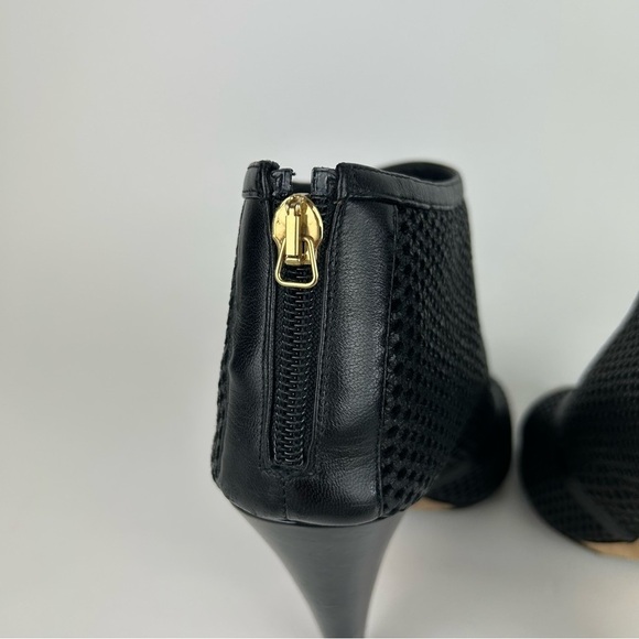 Chanel SS 2011 CC Open Toe Mesh Sandals Black Size 39.5 - Picture 8 of 11